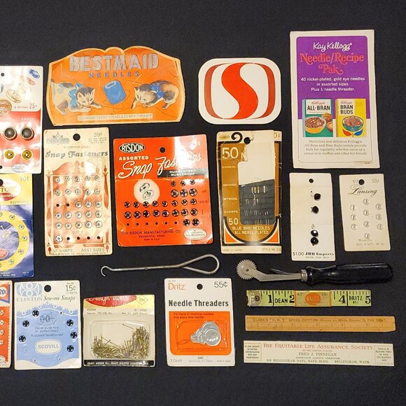 Antique ~ Vintage Lot Sewing Notions ~ Supplies ~ Needles ~ Buttons ~ Snaps - Picture 3 of 16